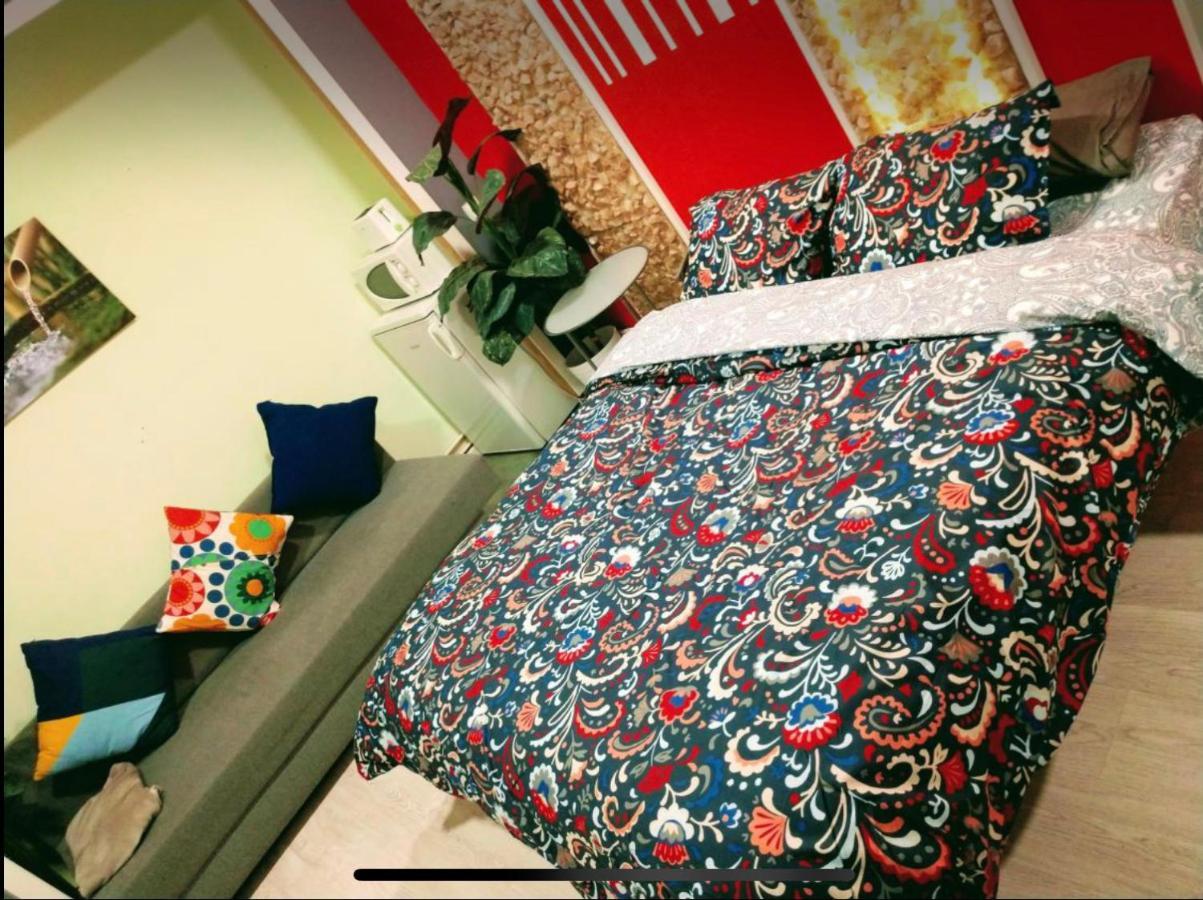 Parsa Homstay Madrid Extérieur photo