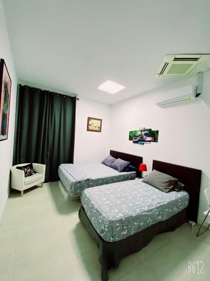 Parsa Homstay Madrid Extérieur photo