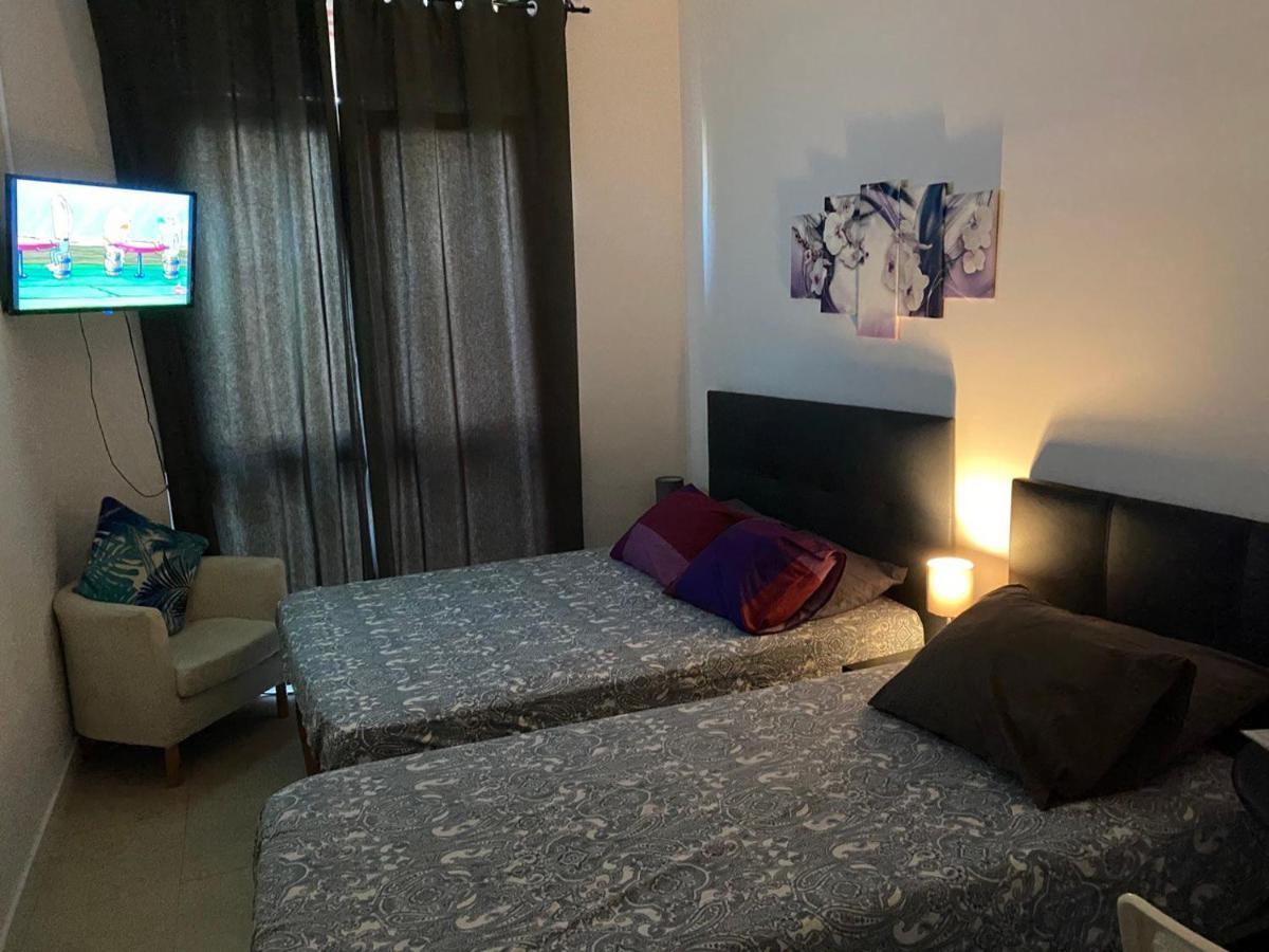 Parsa Homstay Madrid Extérieur photo