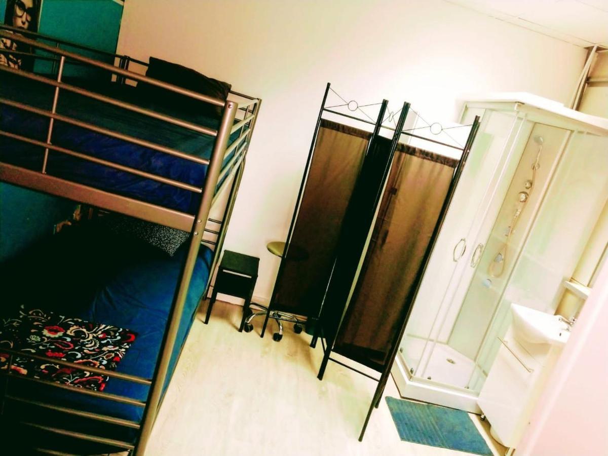 Parsa Homstay Madrid Extérieur photo