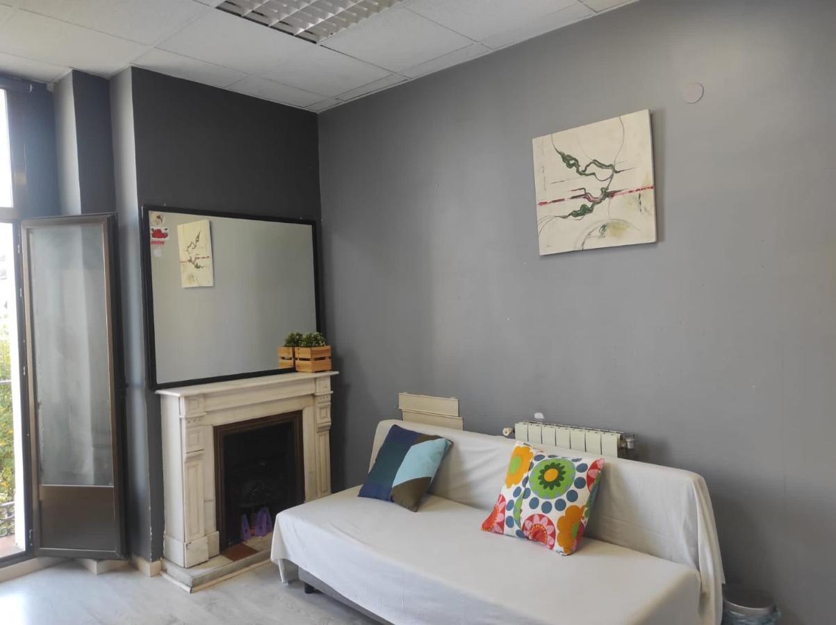 Parsa Homstay Madrid Extérieur photo