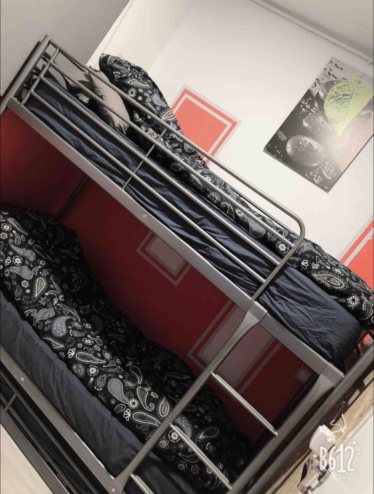 Parsa Homstay Madrid Extérieur photo